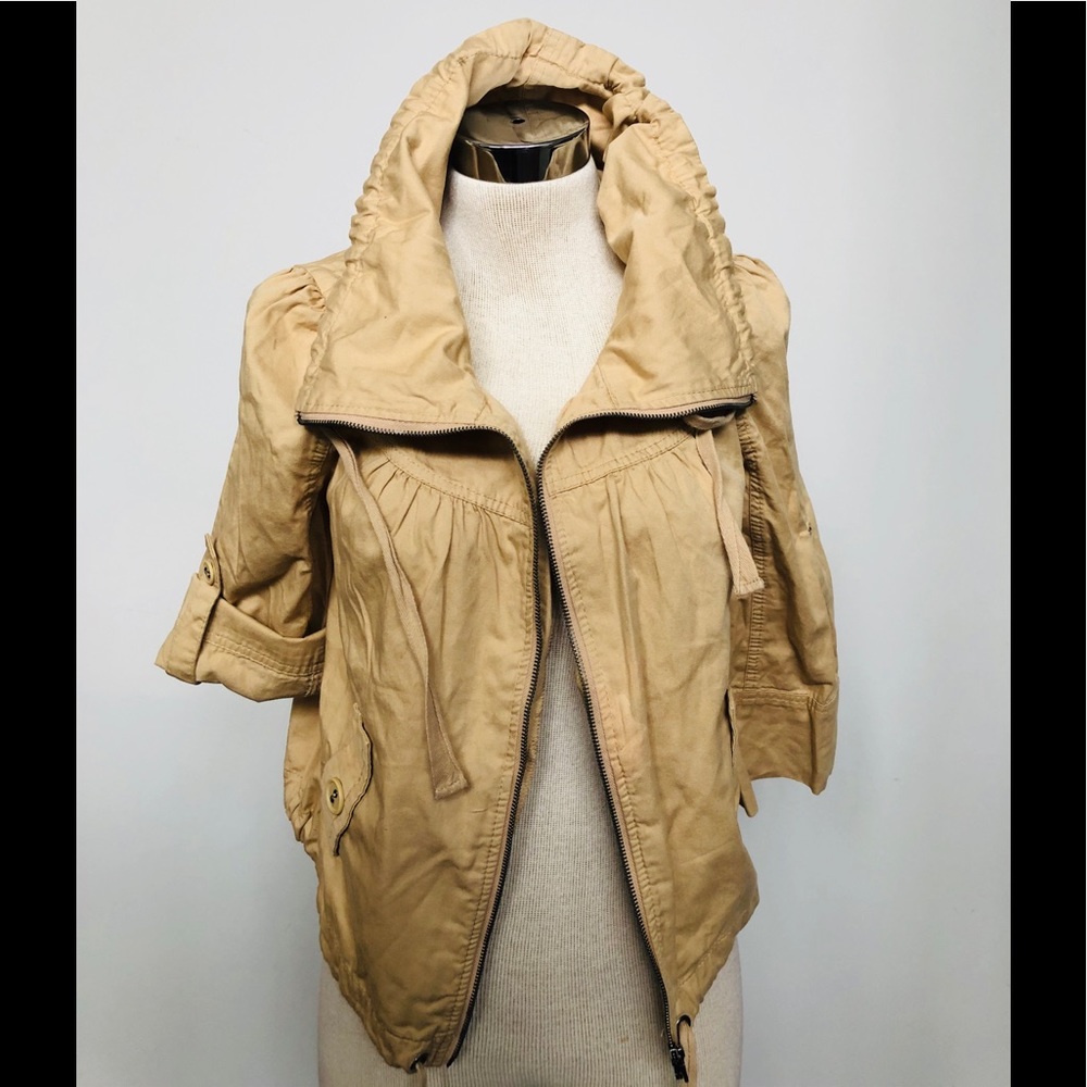 BEAUTIFUL TAN CONVERTIBLE CARGO JACKET